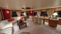 Yacht LOOSE ENDS -  Main Salon